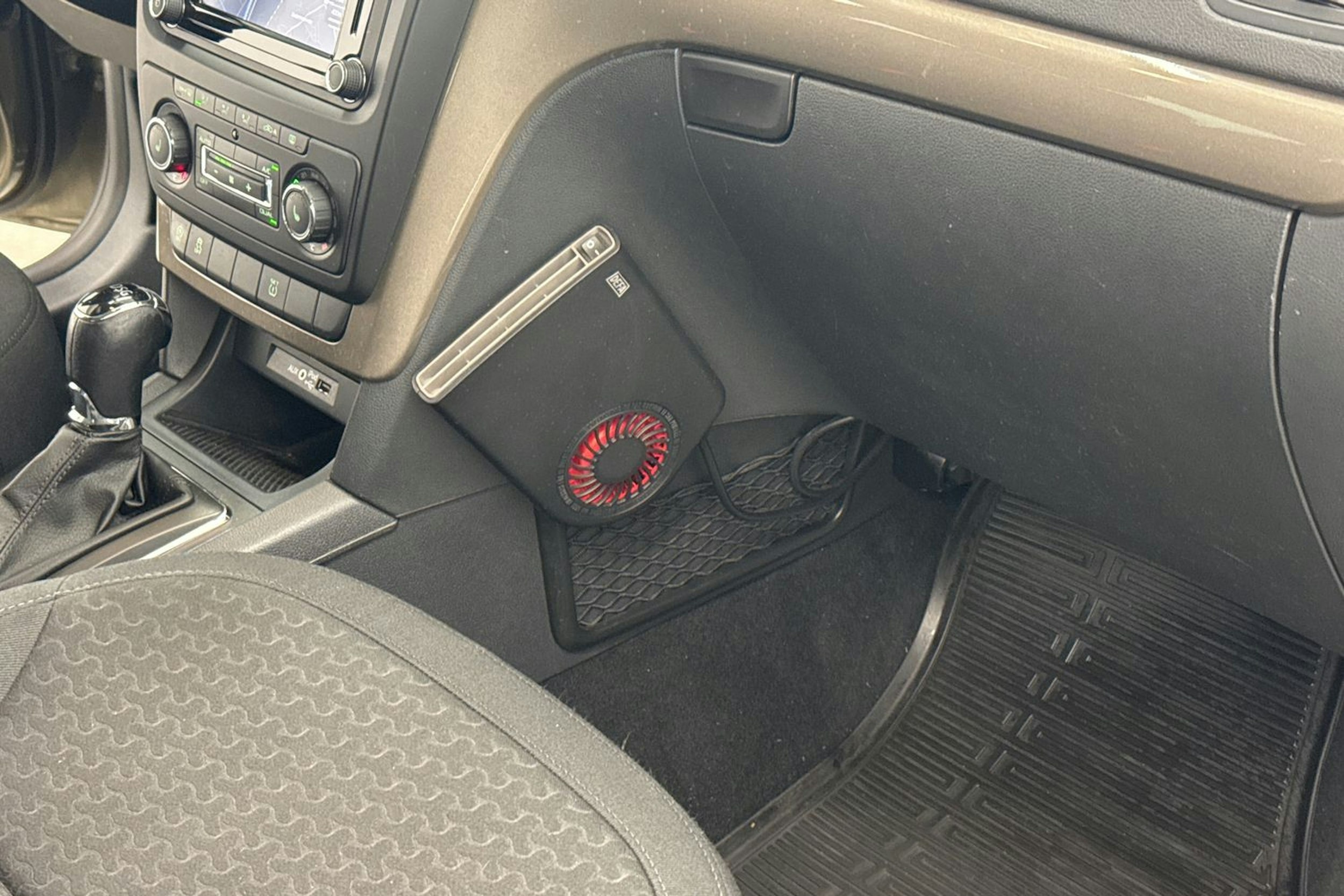 Vihreä Skoda Yeti 2016 kuva 20.