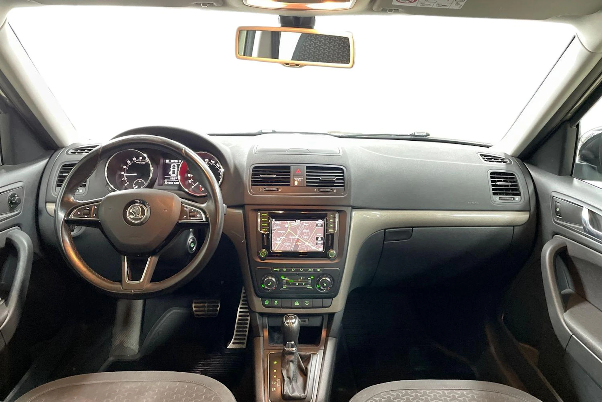 Vihreä Skoda Yeti 2016 kuva 7.