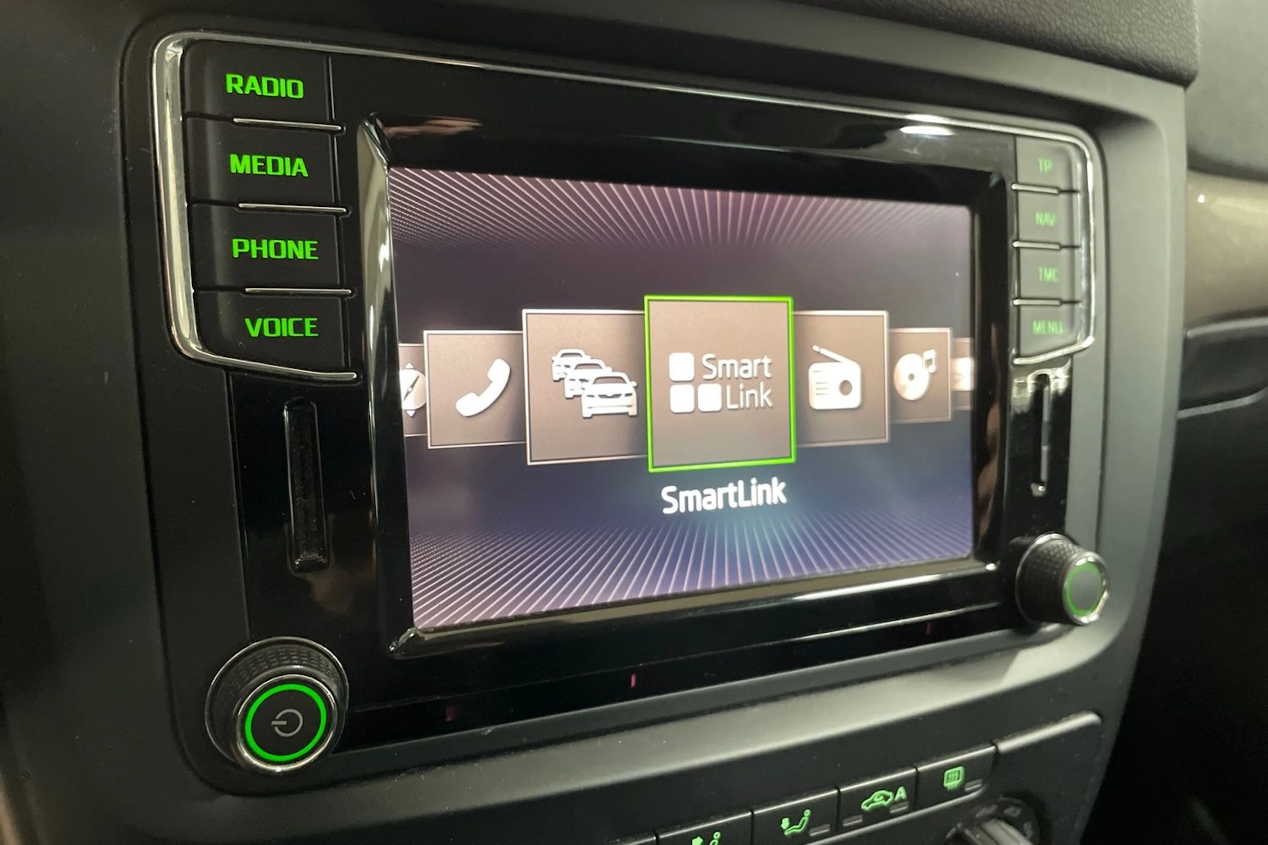 Vihreä Skoda Yeti 2016 kuva 15.