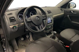 musta Skoda Yeti 2017 kuva 8.