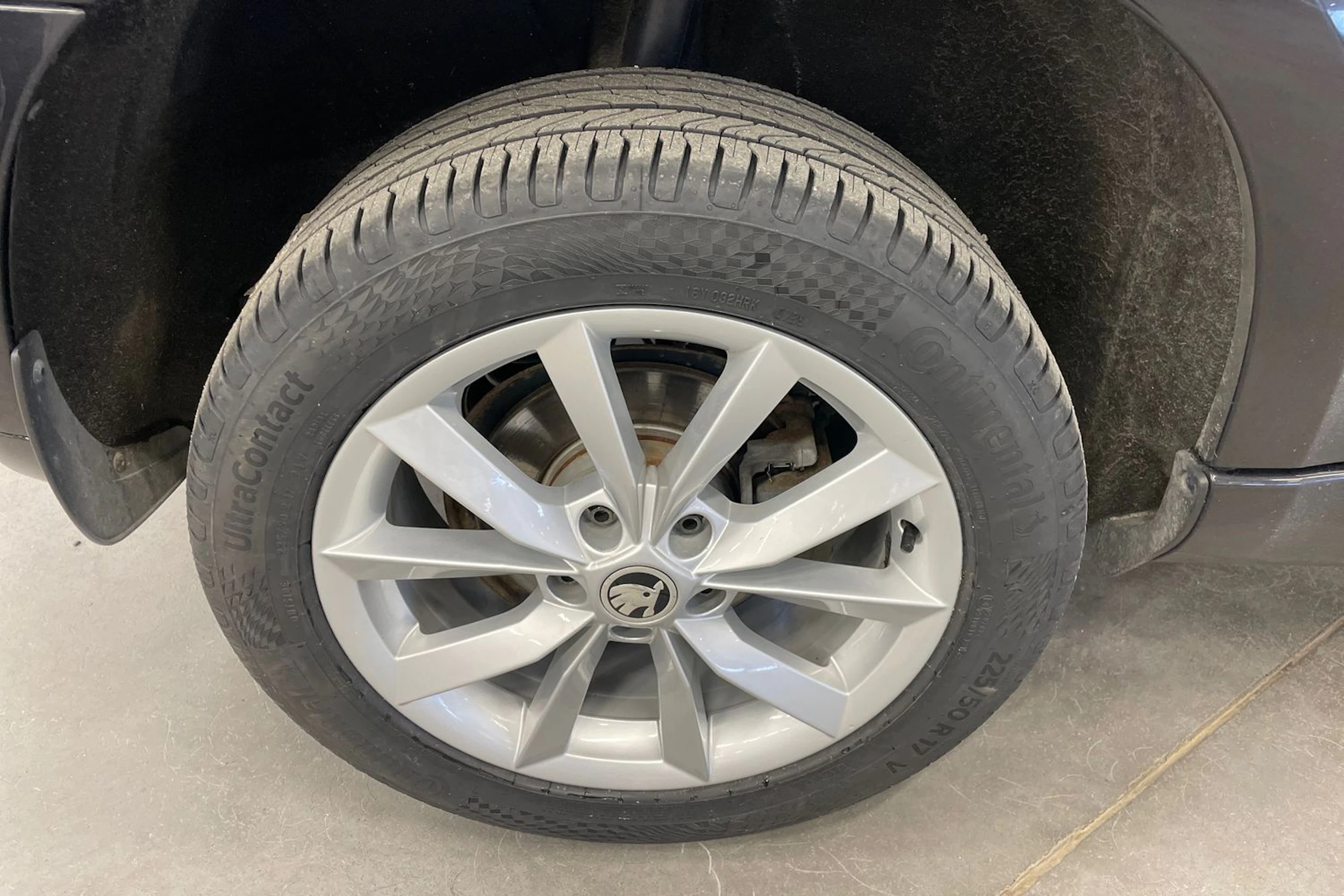 musta Skoda Yeti 2017 kuva 13.