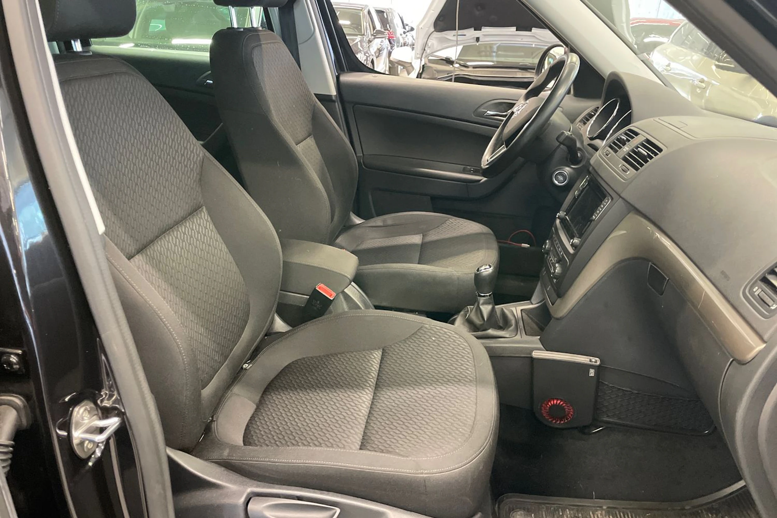 musta Skoda Yeti 2017 kuva 23.