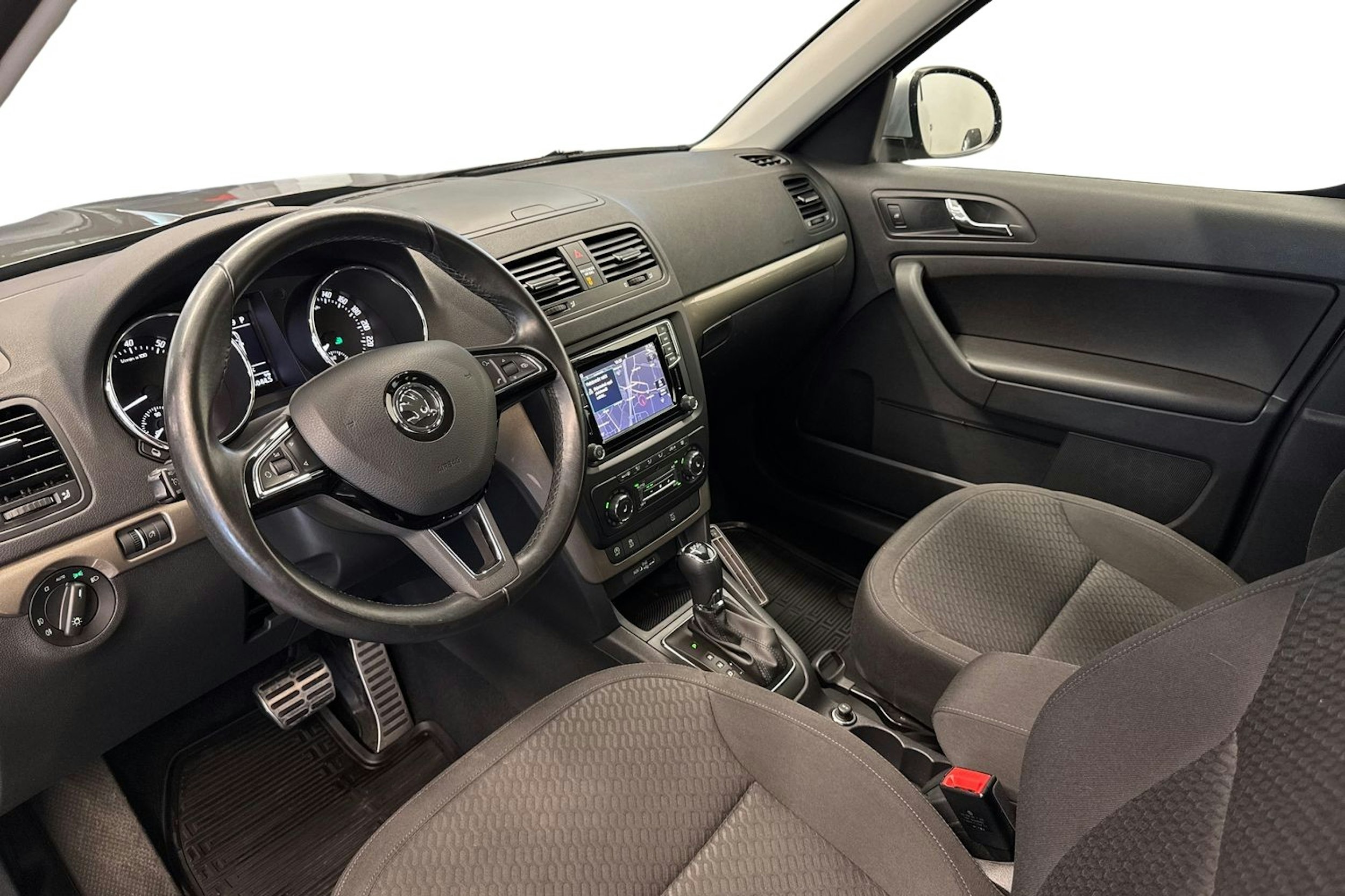 ruskea (beige) Skoda Yeti 2017 kuva 7.