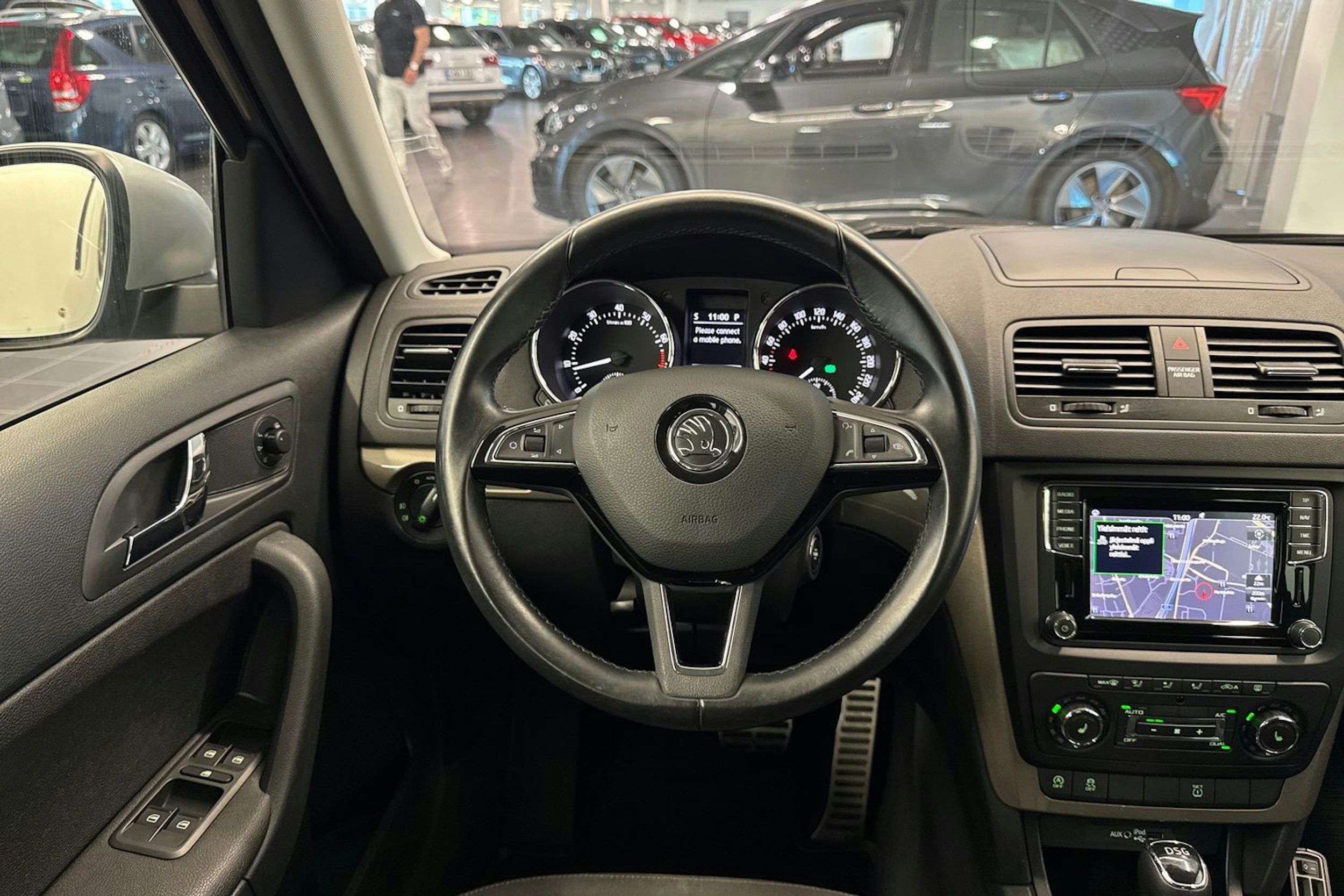 ruskea (beige) Skoda Yeti 2017 kuva 16.