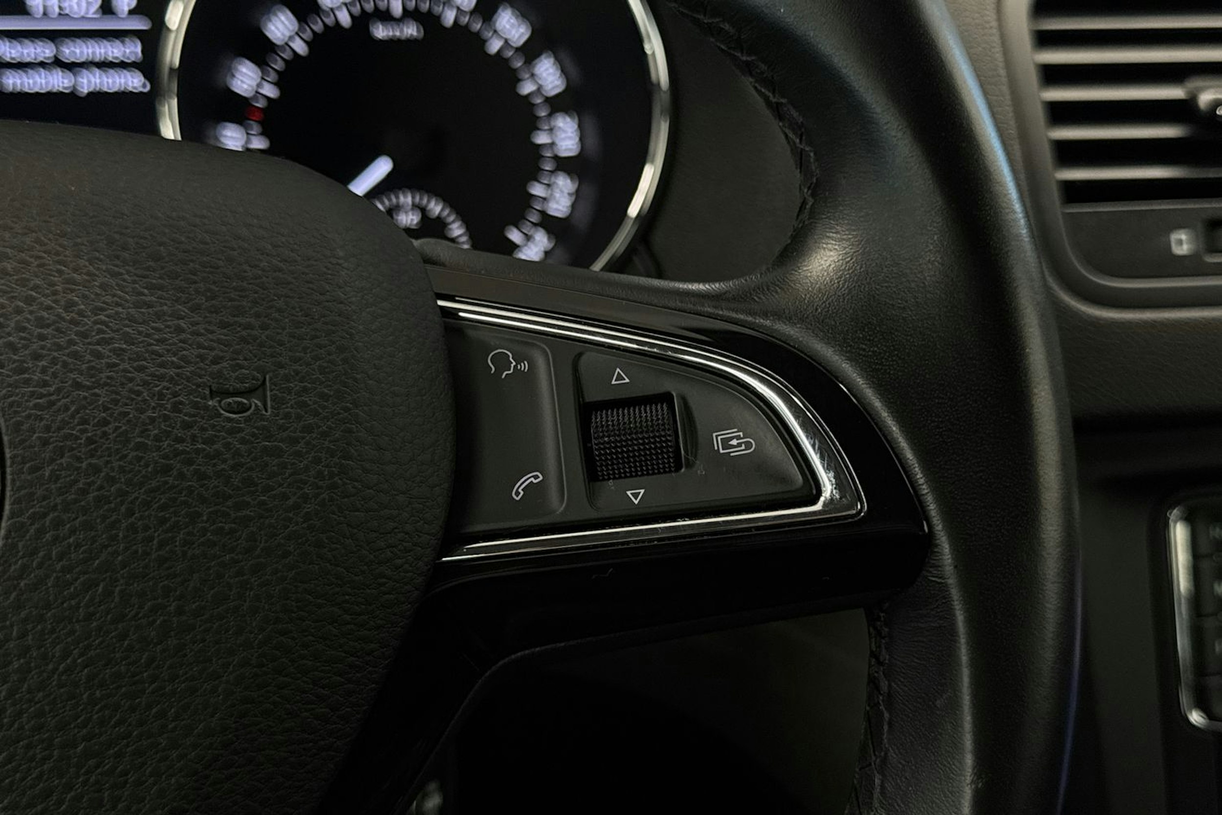 ruskea (beige) Skoda Yeti 2017 kuva 23.