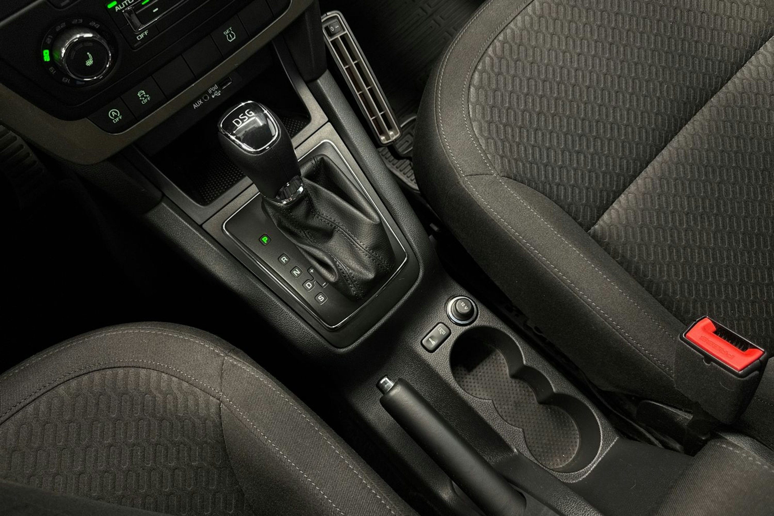ruskea (beige) Skoda Yeti 2017 kuva 26.