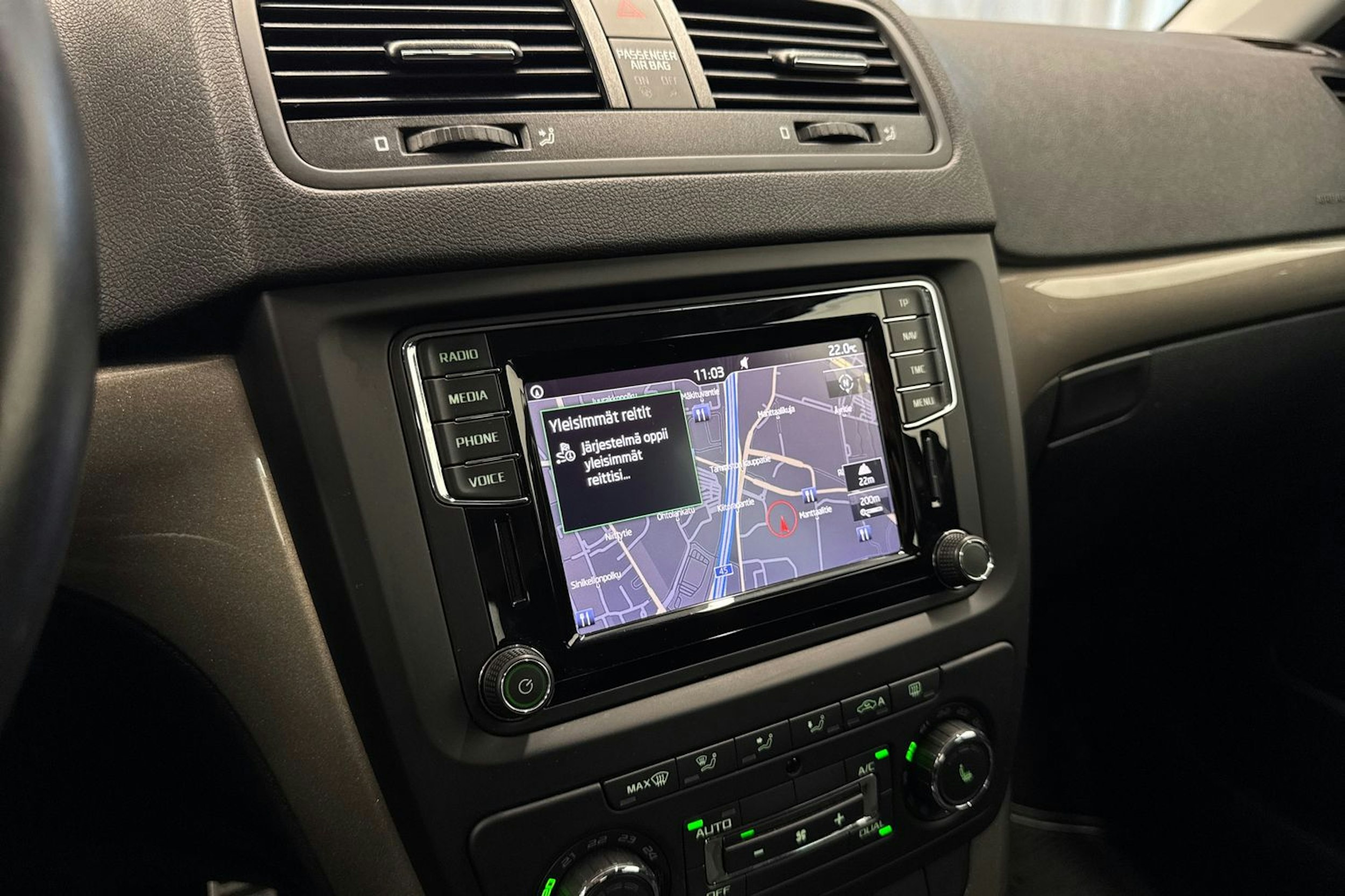 ruskea (beige) Skoda Yeti 2017 kuva 28.
