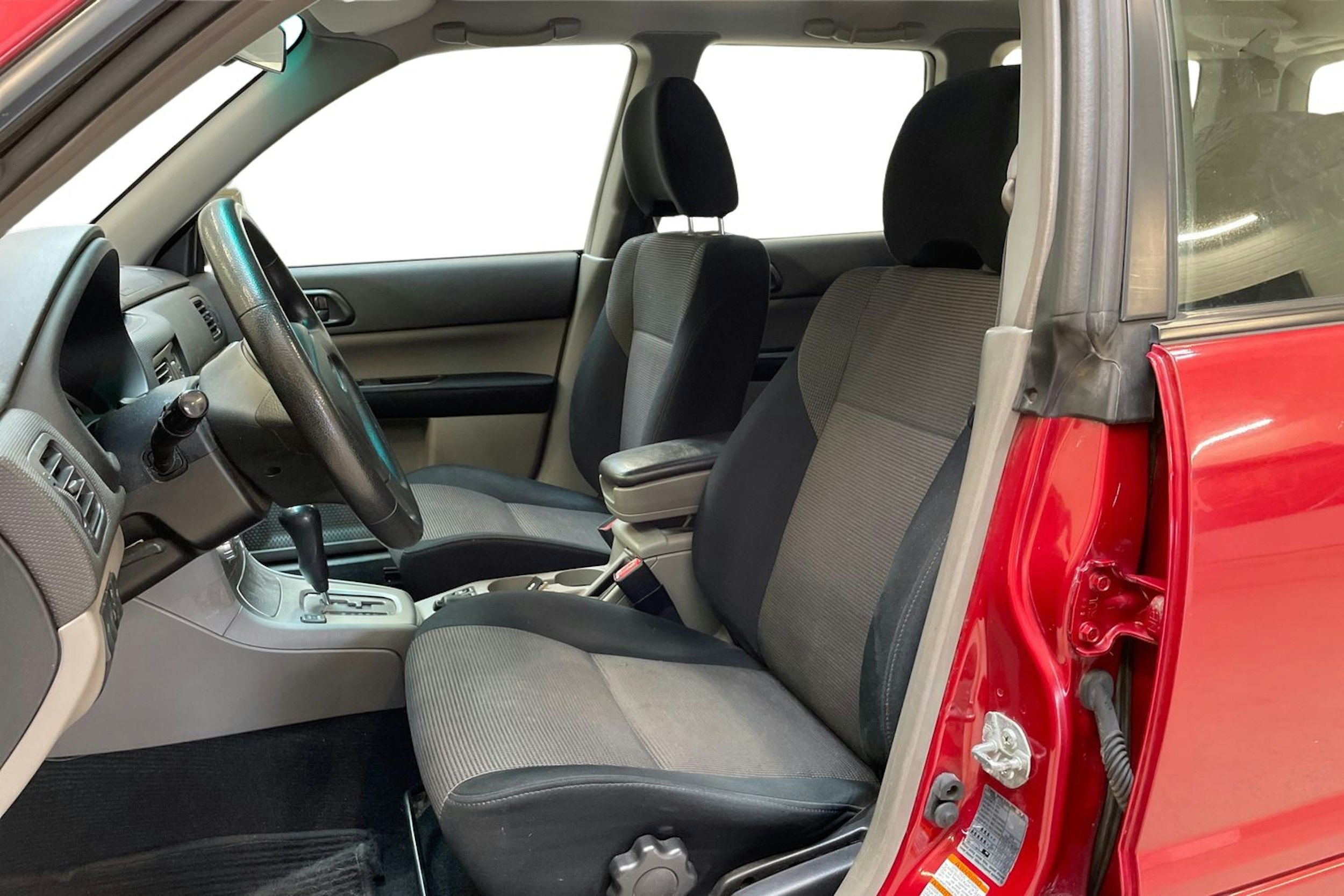 punainen Subaru Forester 2006 kuva 6.