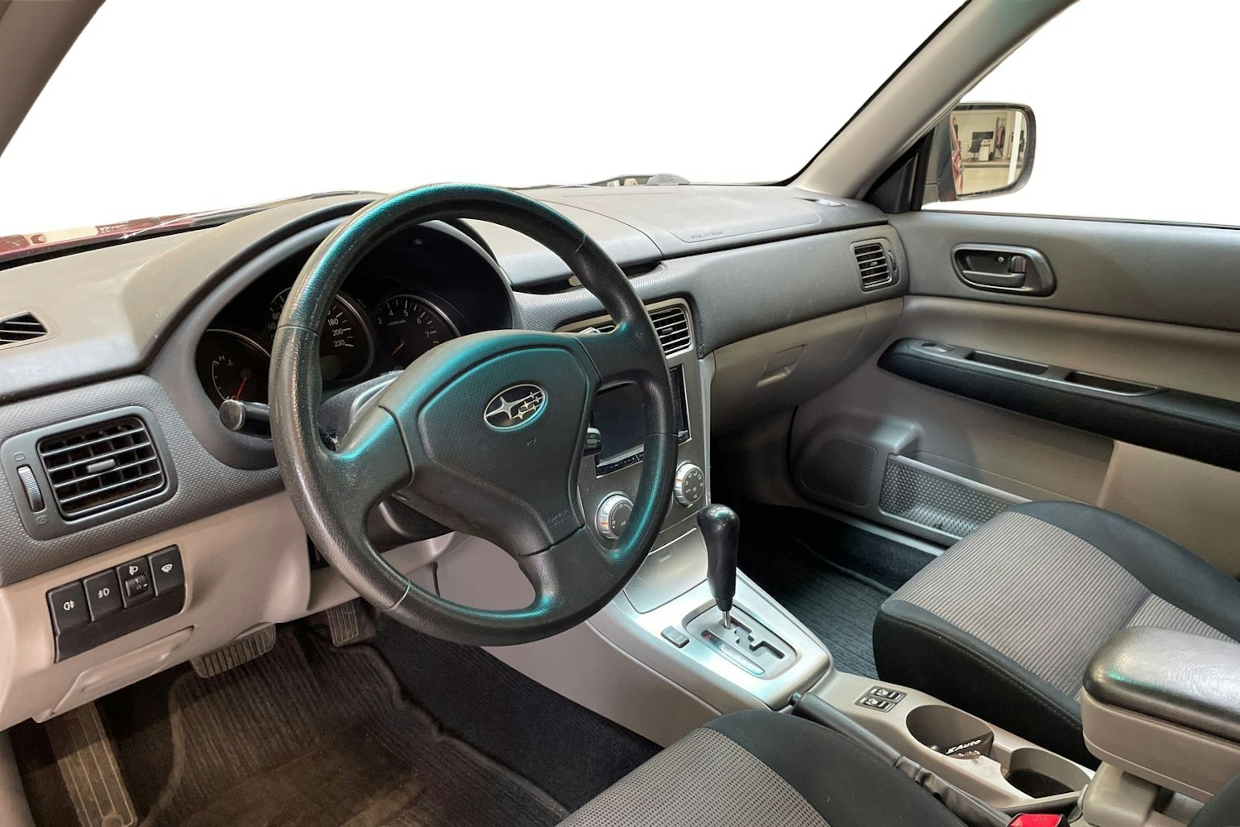 punainen Subaru Forester 2006 kuva 7.
