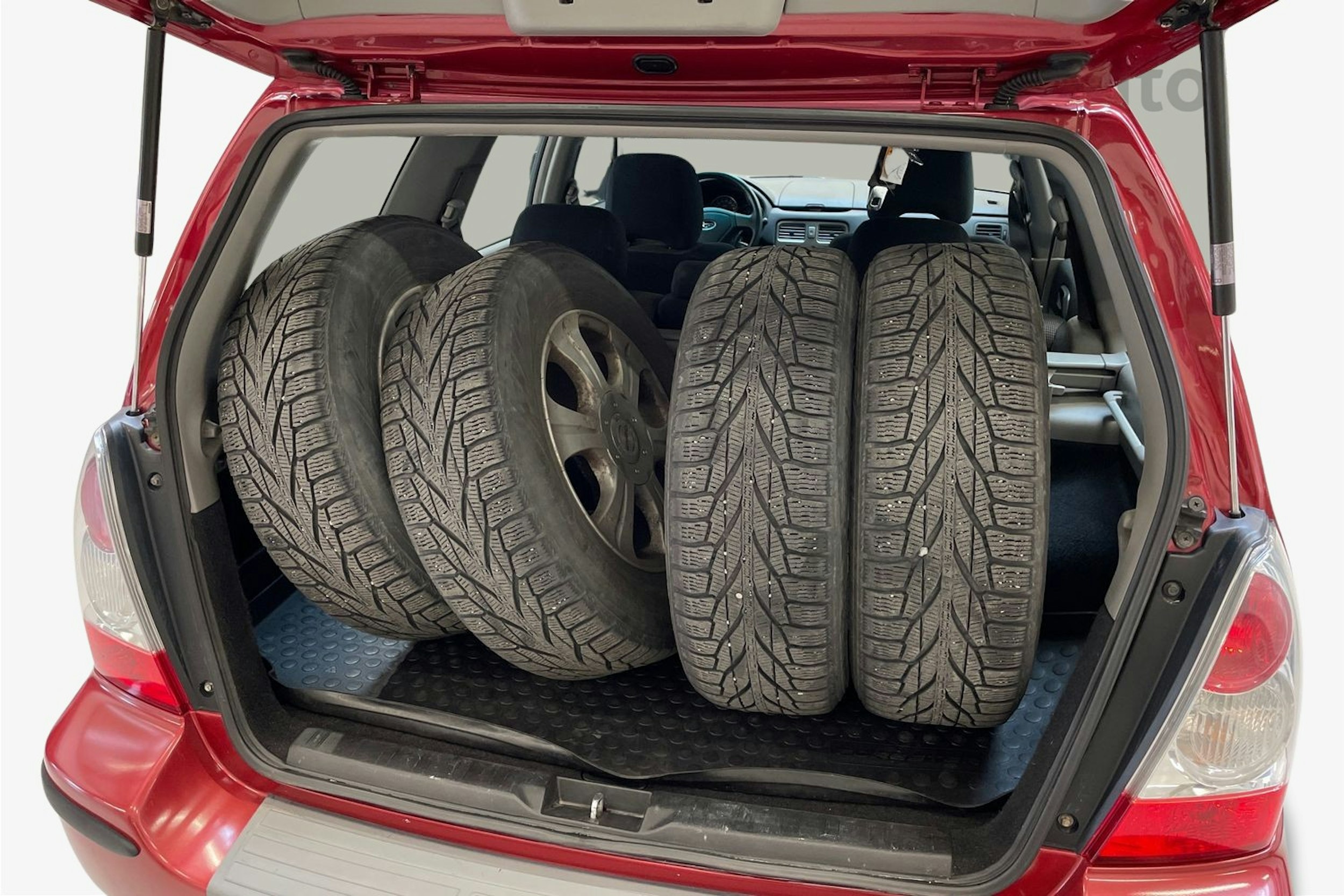 punainen Subaru Forester 2006 kuva 9.