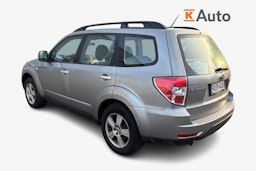 harmaa Subaru Forester 2008 kuva 2.
