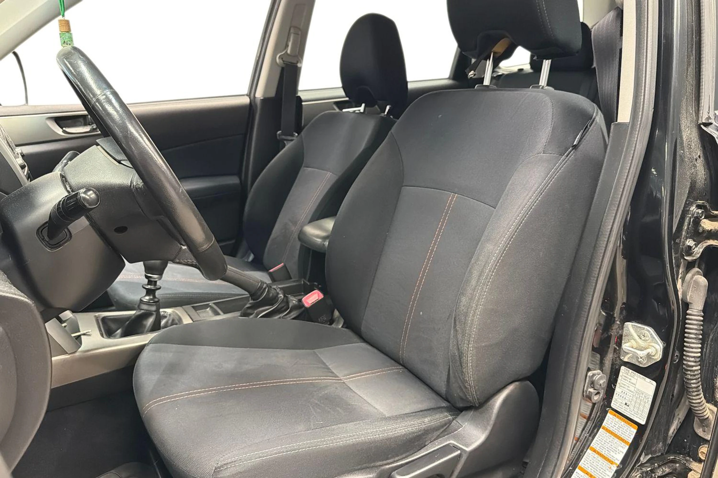 Musta Subaru Forester 2010 kuva 7.