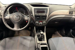 Musta Subaru Forester 2010 kuva 8.