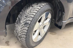 Musta Subaru Forester 2010 kuva 10.