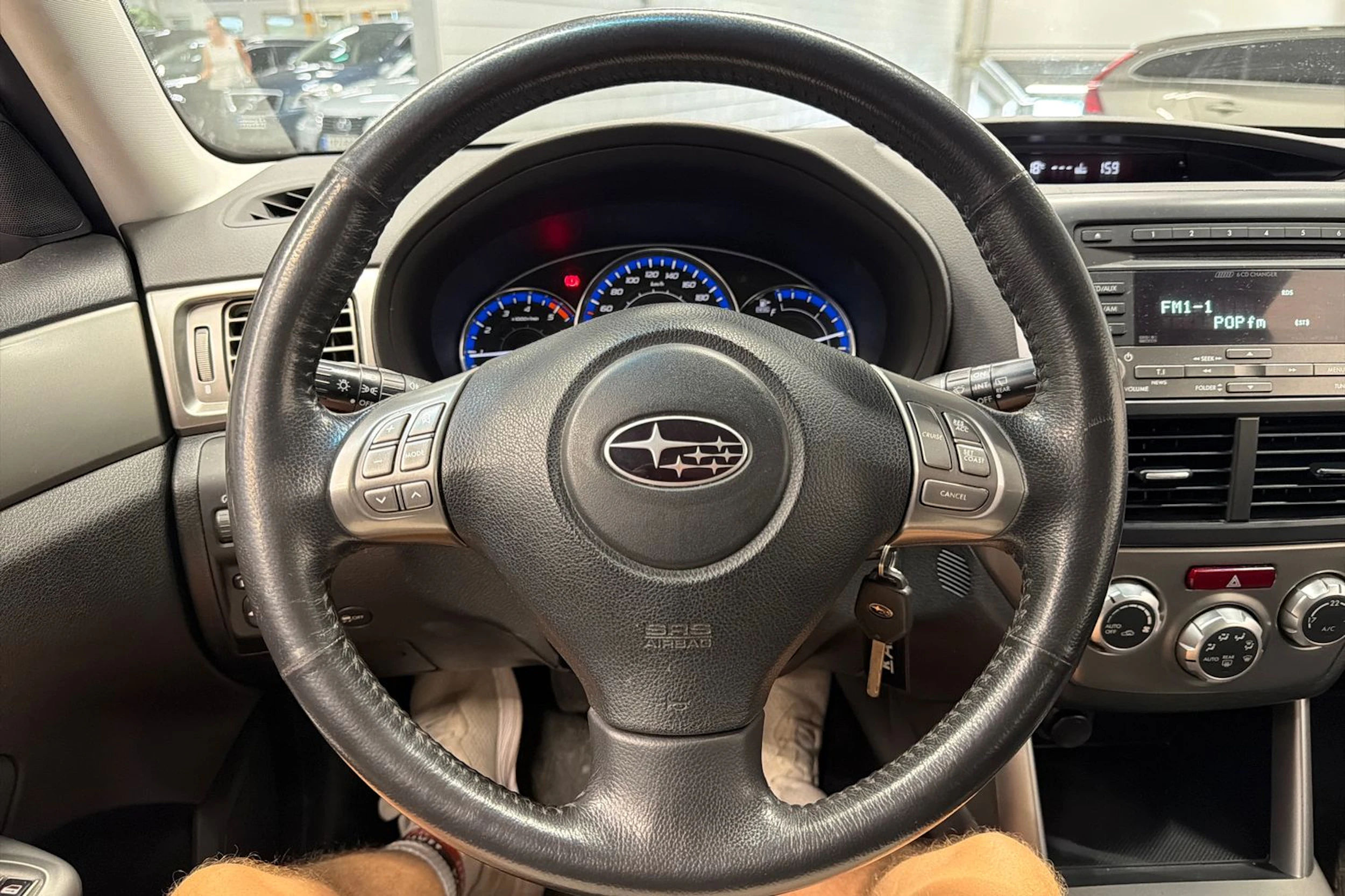 Musta Subaru Forester 2010 kuva 12.