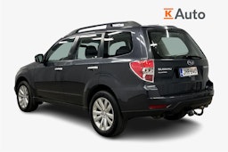 harmaa Subaru Forester 2011 kuva 2.
