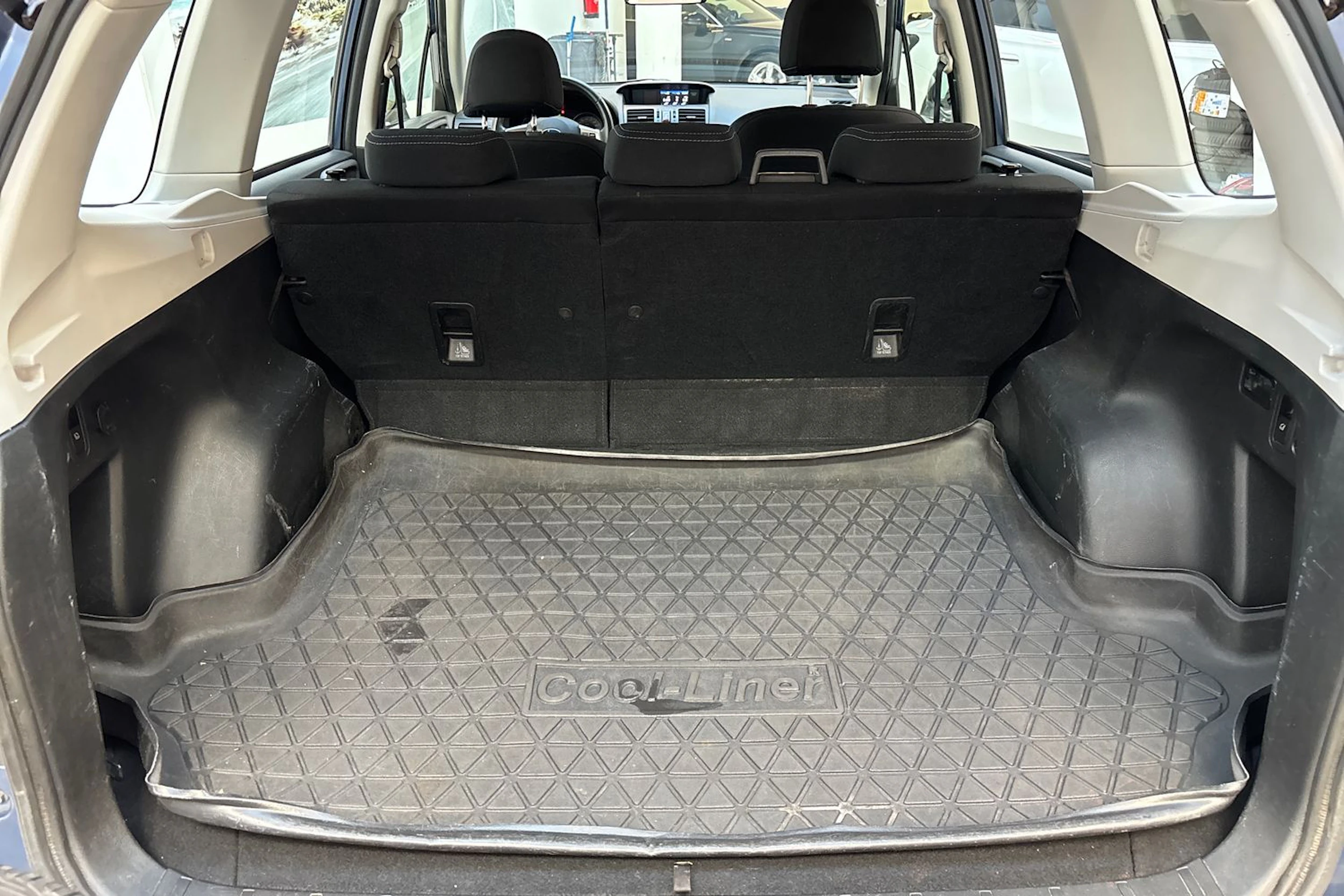 sininen Subaru Forester 2013 kuva 12.