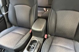 sininen Subaru Forester 2013 kuva 20.