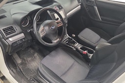 valkoinen Subaru Forester 2013 kuva 3.