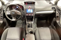 valkoinen Subaru Forester 2013 kuva 9.