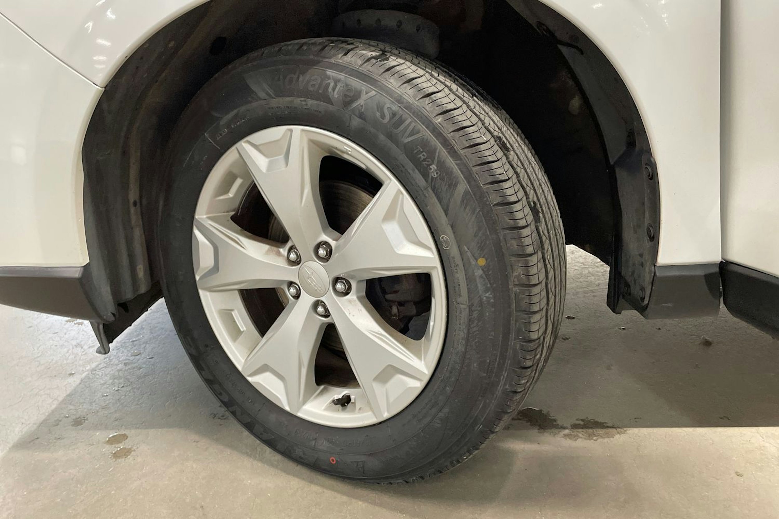 valkoinen Subaru Forester 2013 kuva 13.