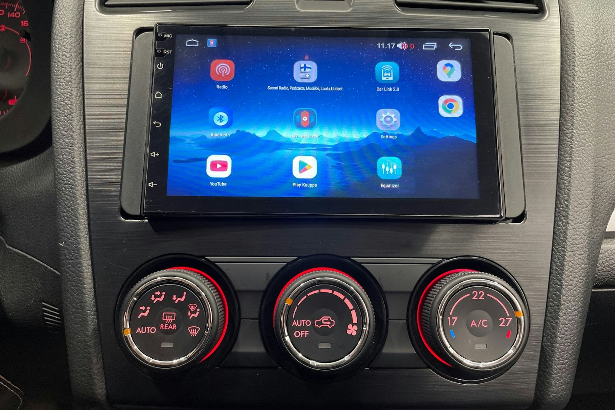 valkoinen Subaru Forester 2013 kuva 18.