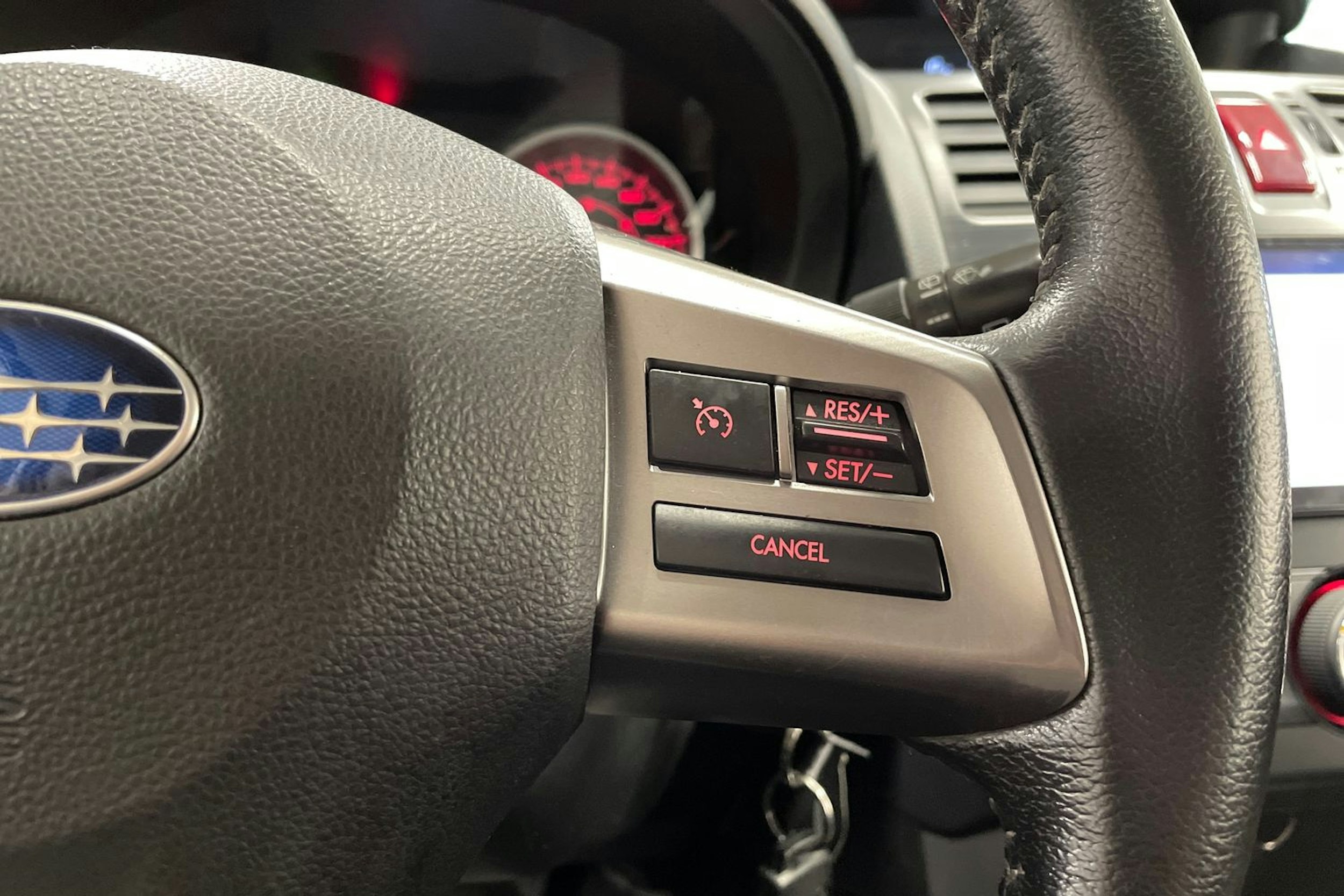 valkoinen Subaru Forester 2013 kuva 23.