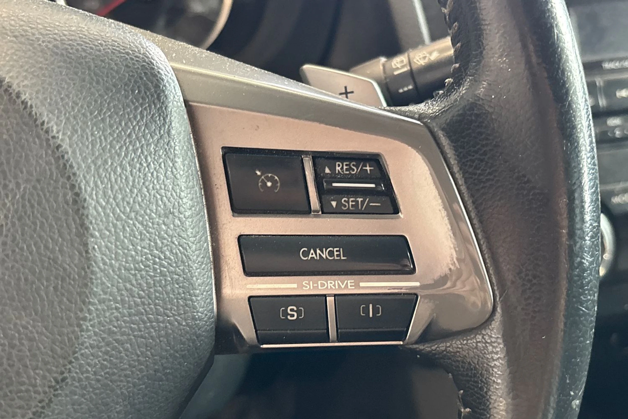 Musta Subaru Forester 2013 kuva 8.