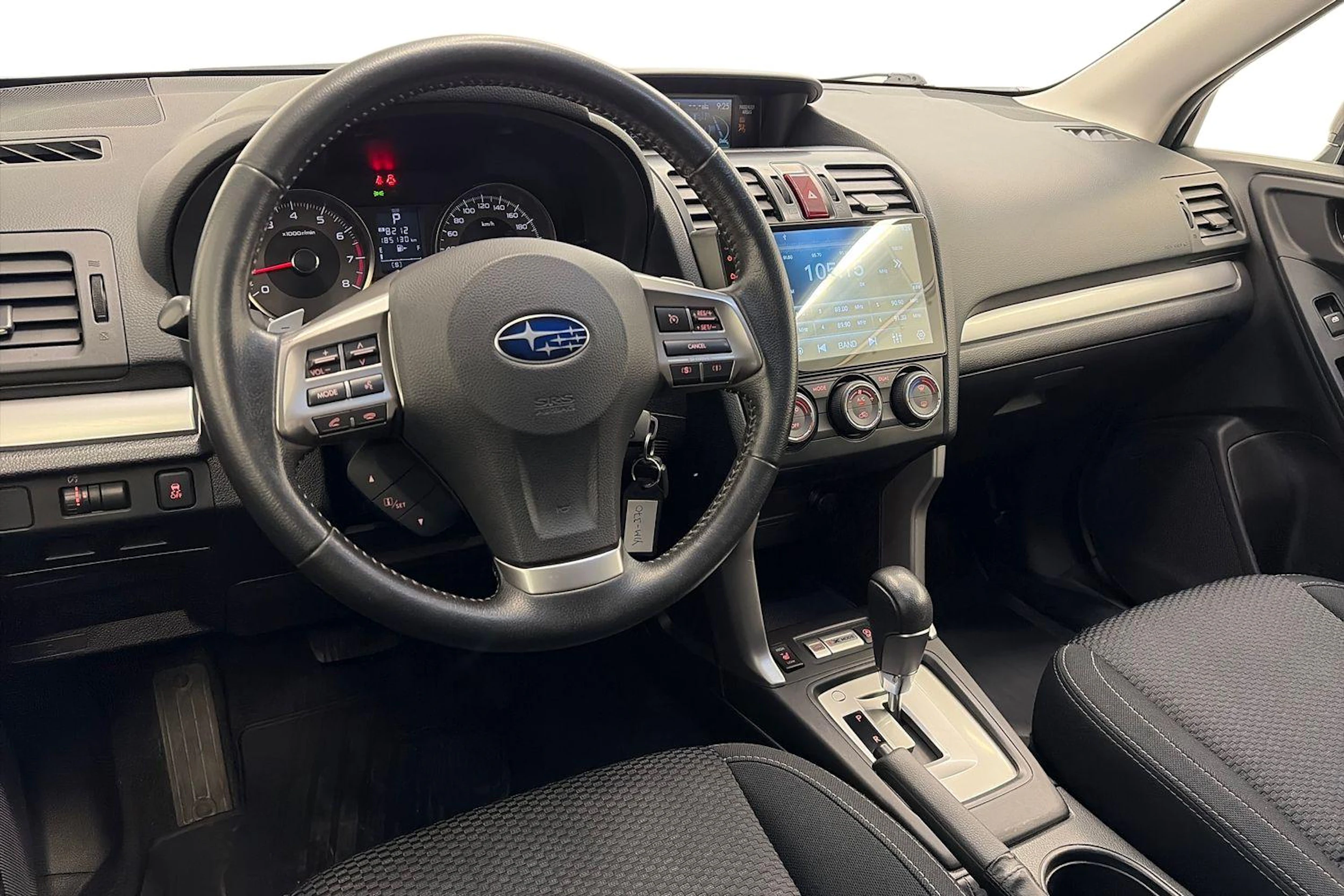 musta Subaru Forester 2013 kuva 6.