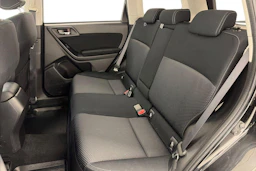 musta Subaru Forester 2013 kuva 8.