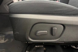musta Subaru Forester 2013 kuva 13.