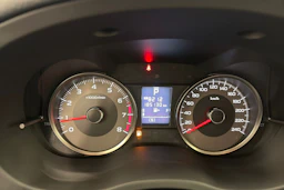 musta Subaru Forester 2013 kuva 14.