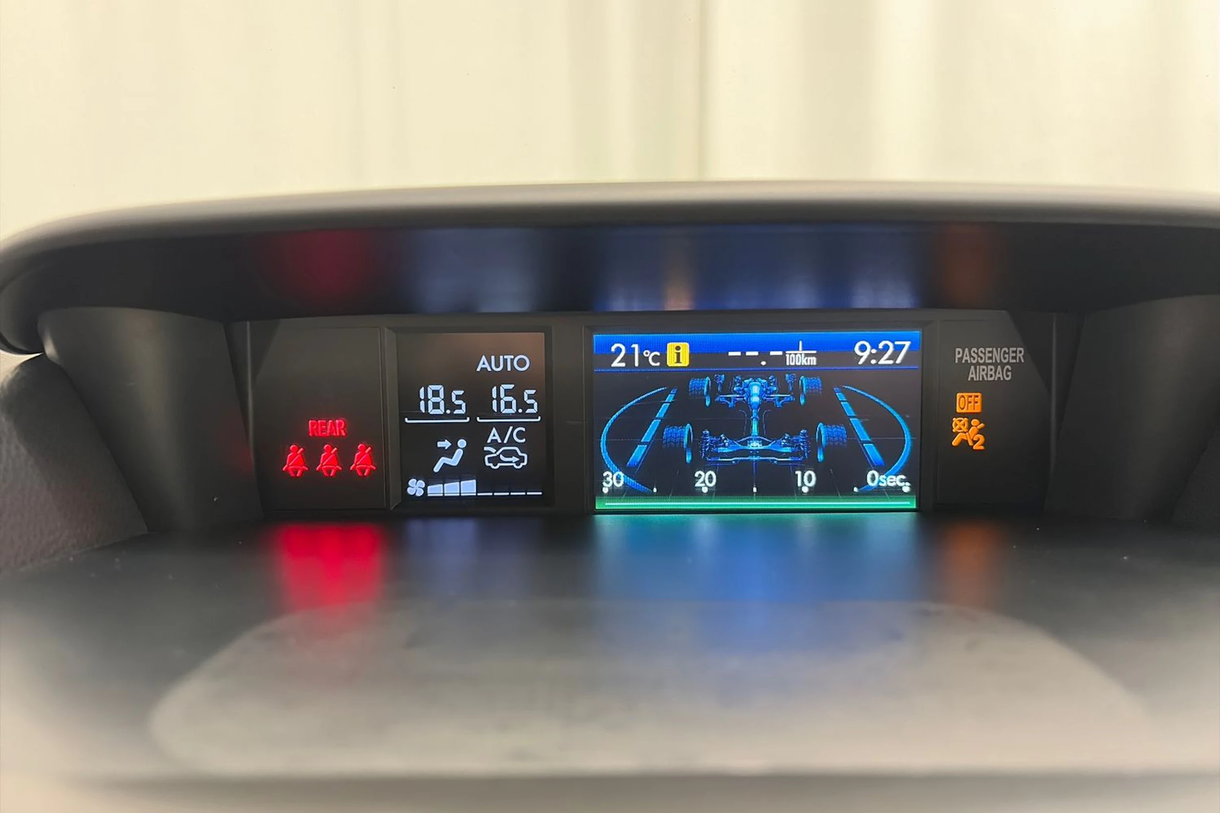 musta Subaru Forester 2013 kuva 17.