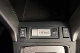 musta Subaru Forester 2013 kuva 21.