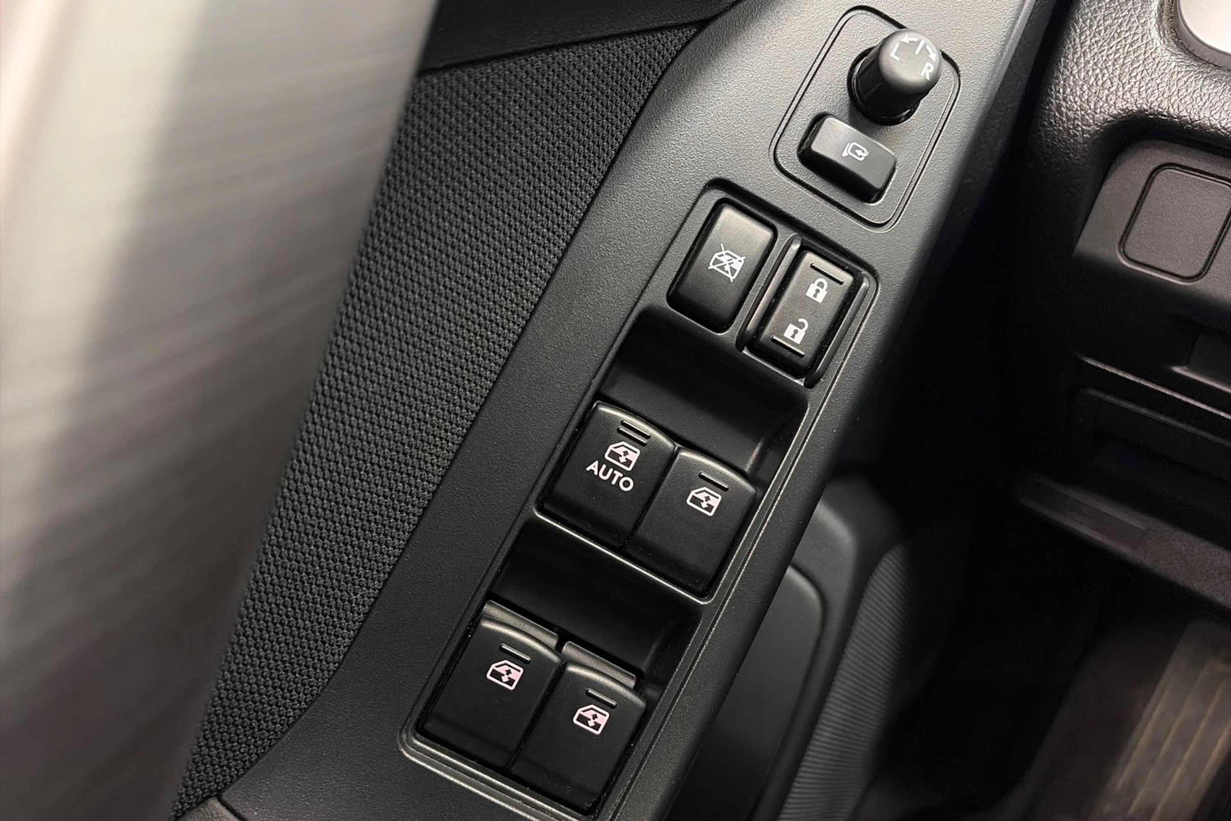 musta Subaru Forester 2013 kuva 22.