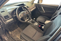 harmaa Subaru Forester 2013 kuva 3.