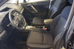harmaa Subaru Forester 2014 kuva 7.