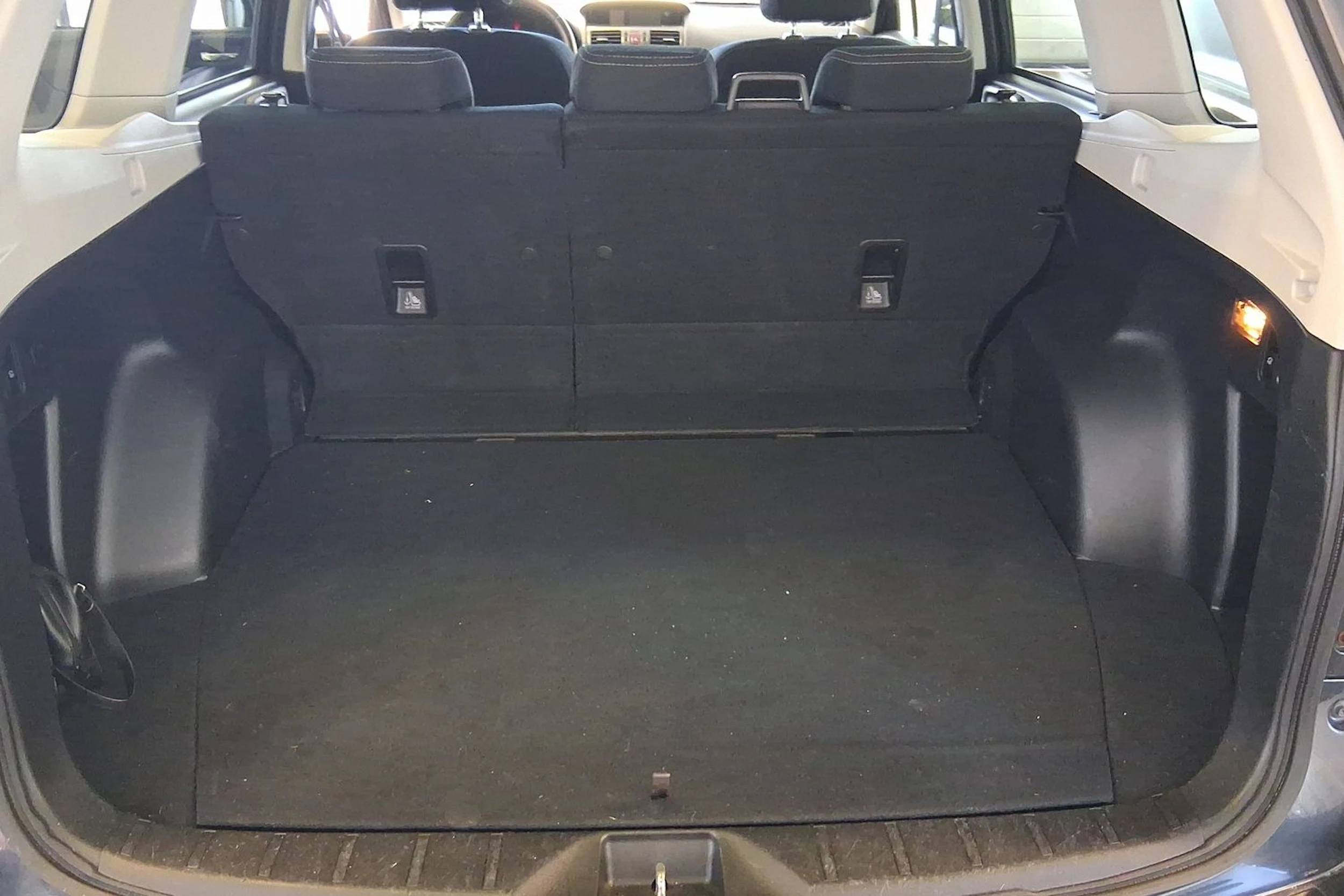 harmaa Subaru Forester 2014 kuva 11.