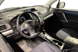 harmaa Subaru Forester 2014 kuva 3.