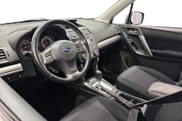 harmaa Subaru Forester 2014 kuva 6.