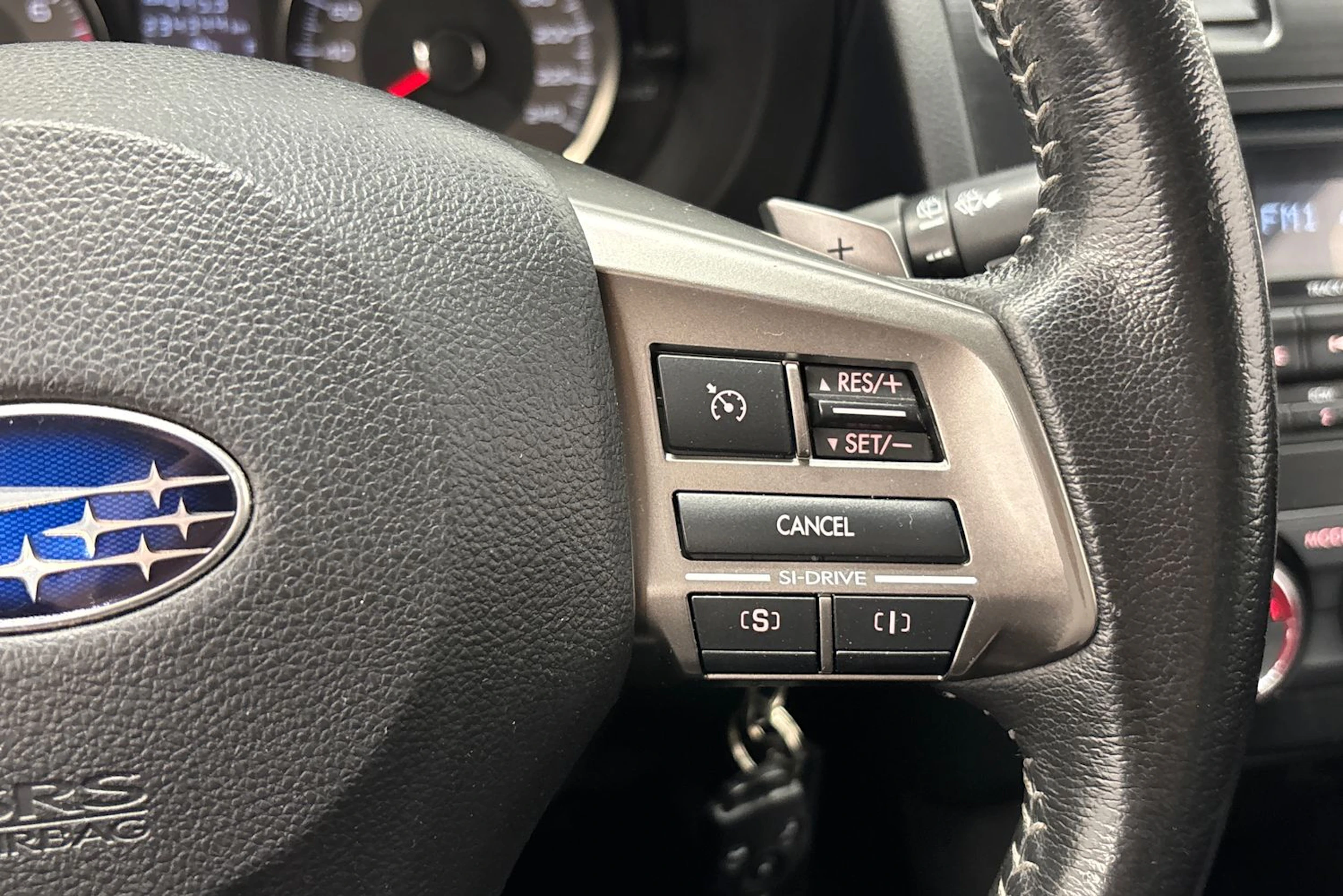 harmaa Subaru Forester 2014 kuva 12.