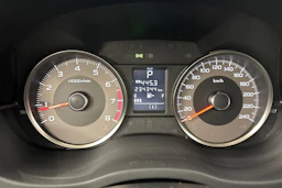harmaa Subaru Forester 2014 kuva 13.