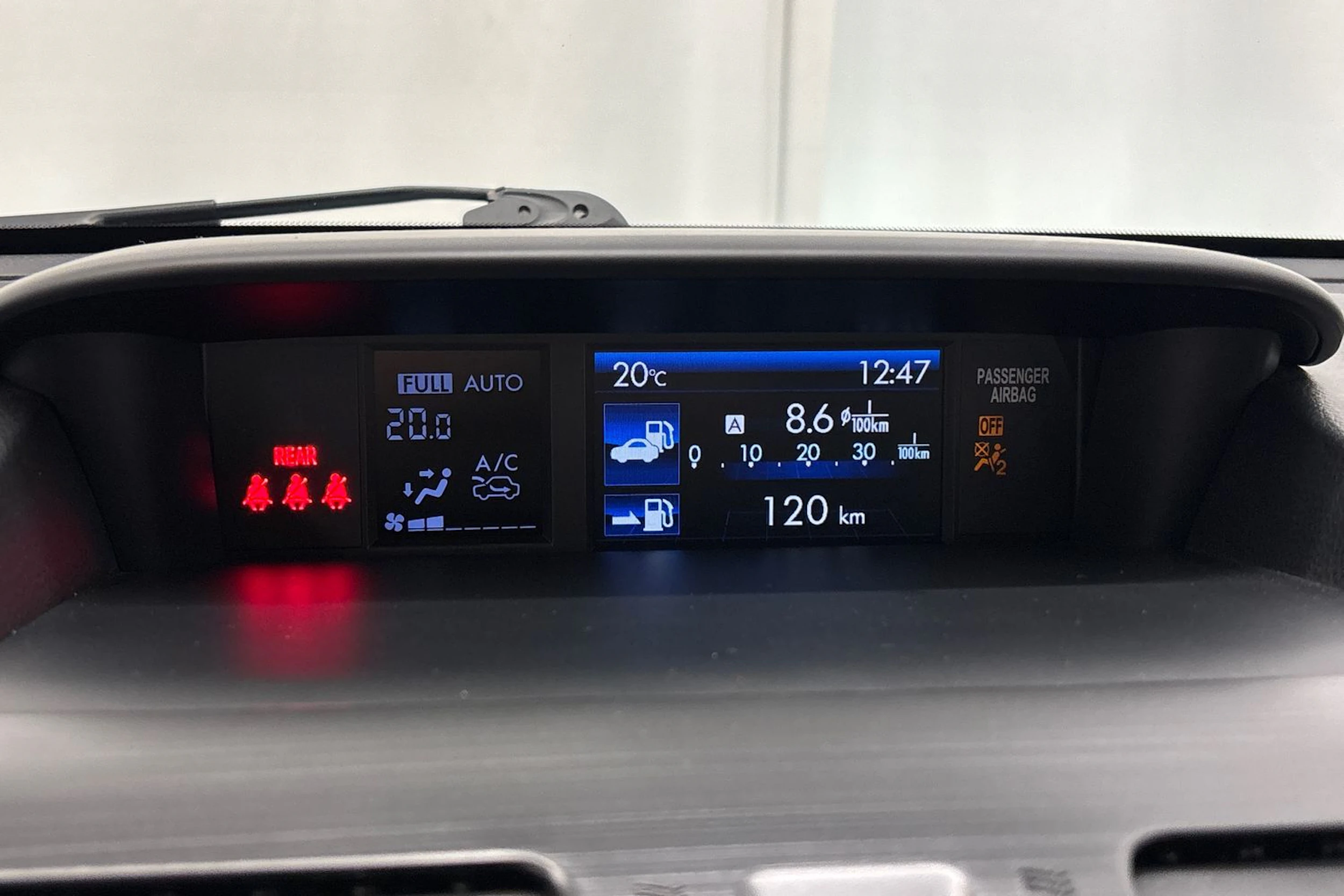 harmaa Subaru Forester 2014 kuva 14.
