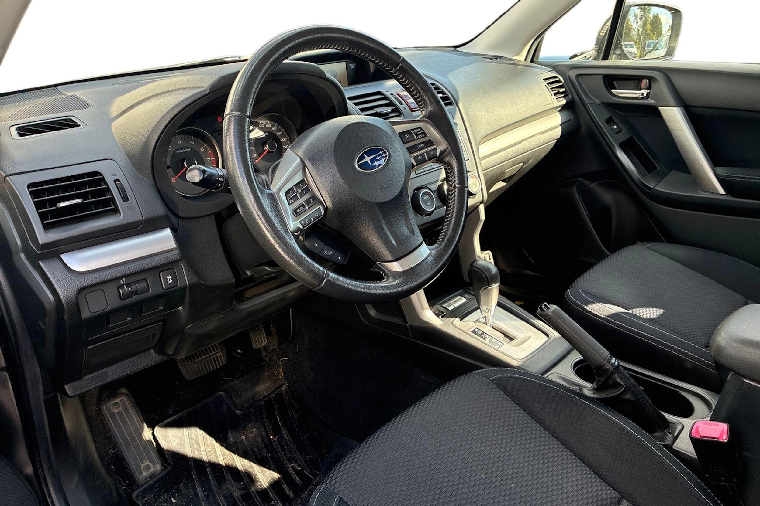 harmaa Subaru Forester 2014 kuva 3.