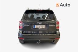 Harmaa Subaru Forester 2015 kuva 3.