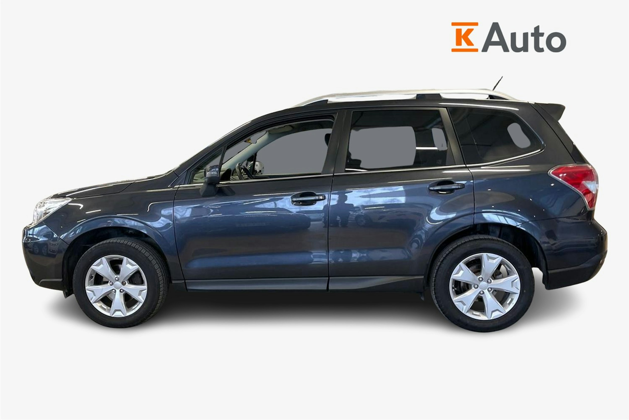 Harmaa Subaru Forester 2015 kuva 6.