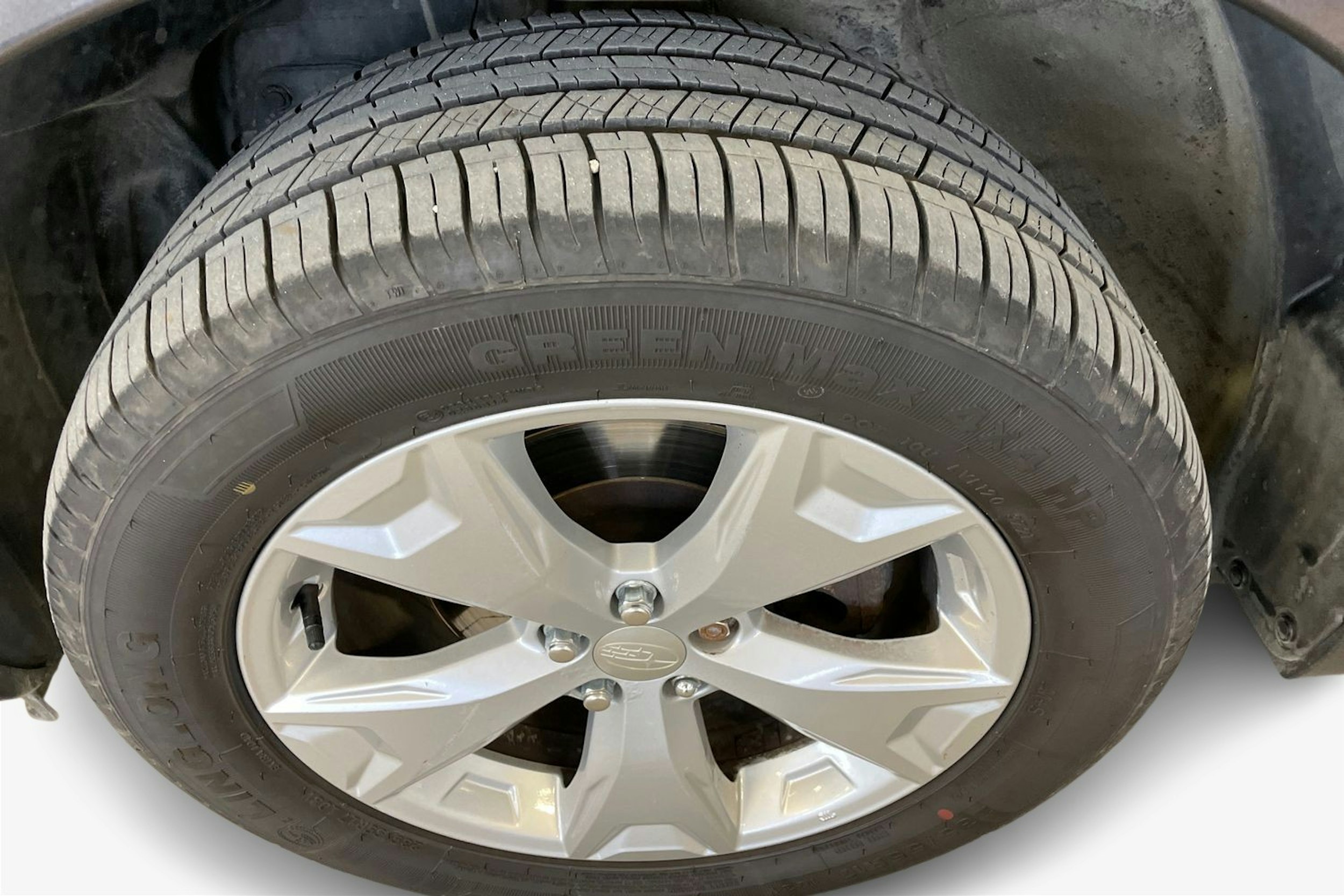 Harmaa Subaru Forester 2015 kuva 11.