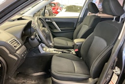 Harmaa Subaru Forester 2015 kuva 16.