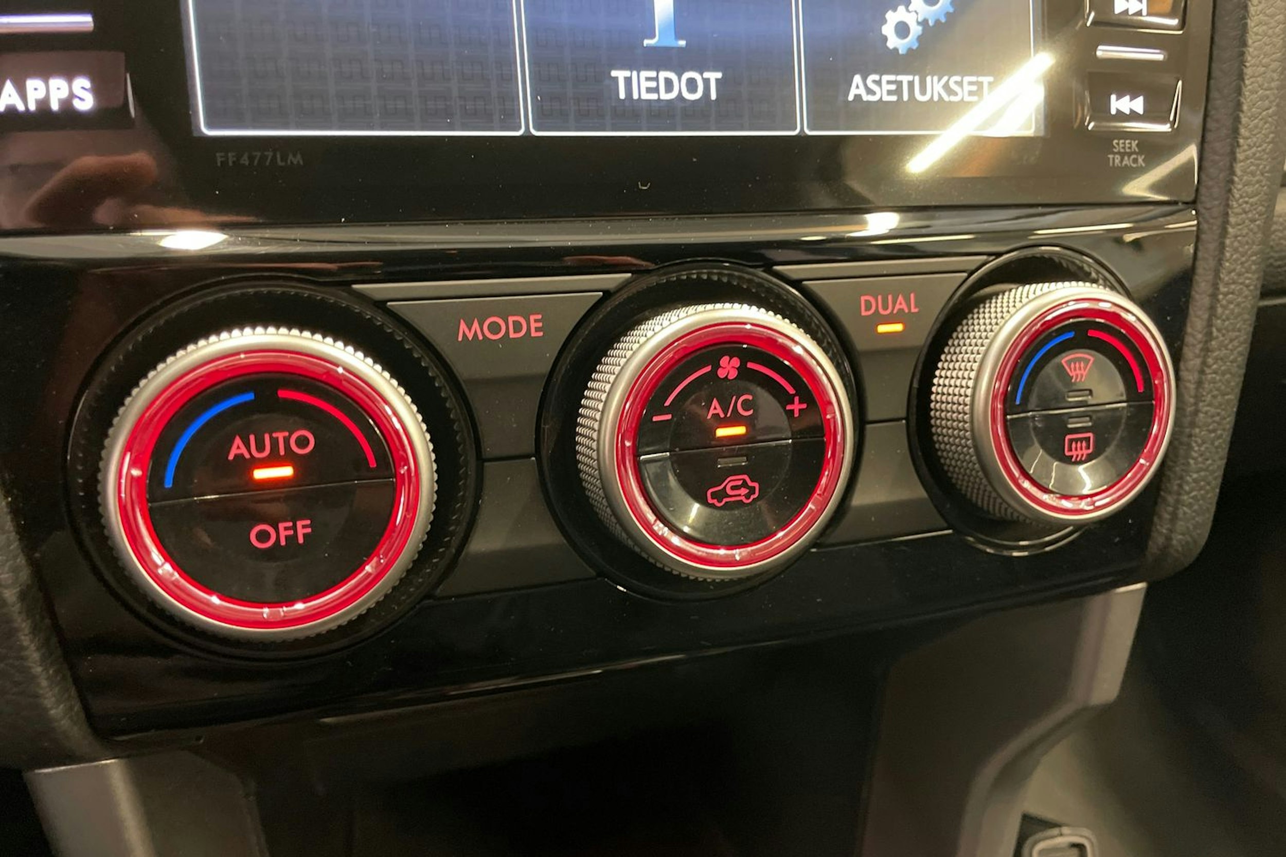 Harmaa Subaru Forester 2015 kuva 18.