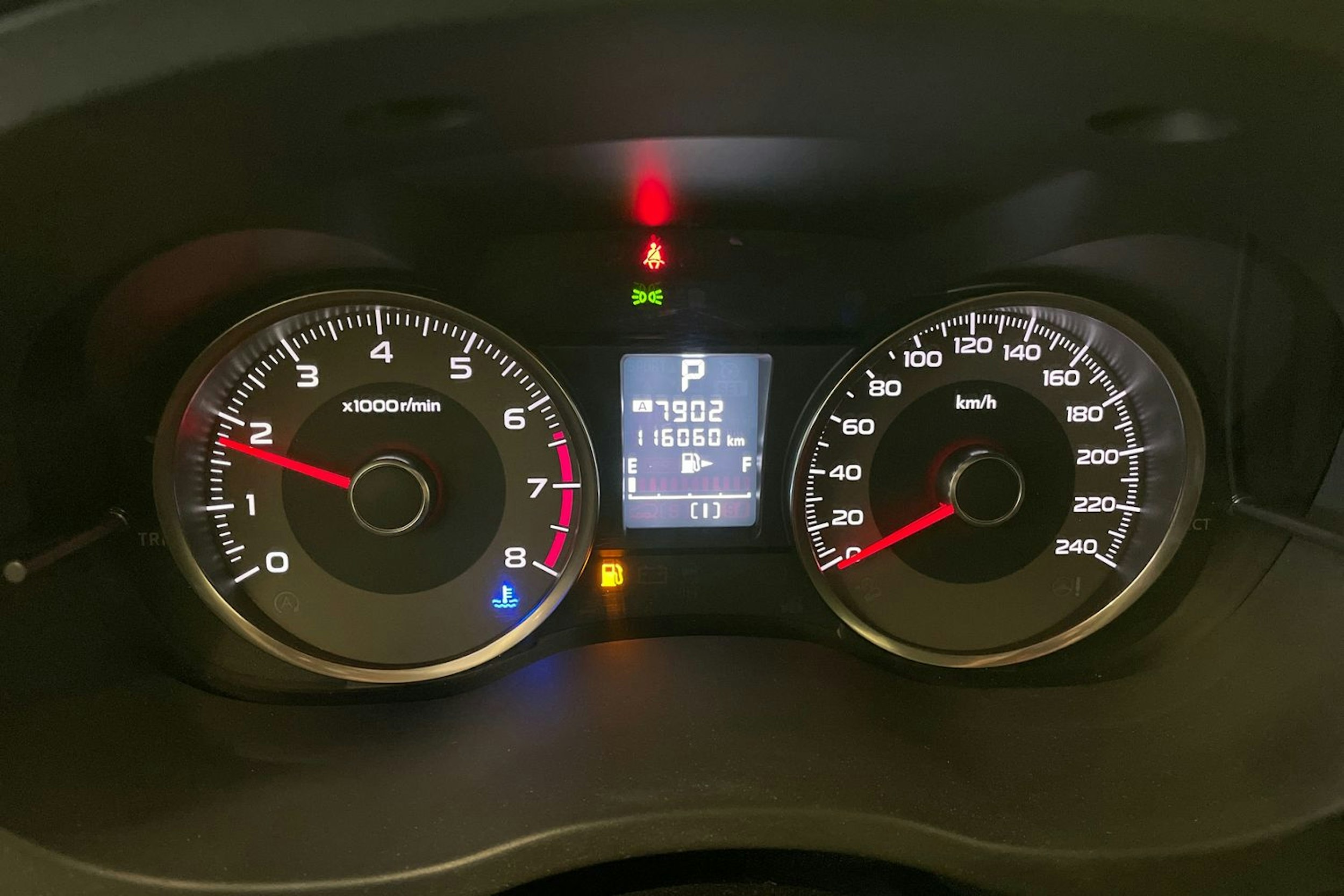 Harmaa Subaru Forester 2015 kuva 22.